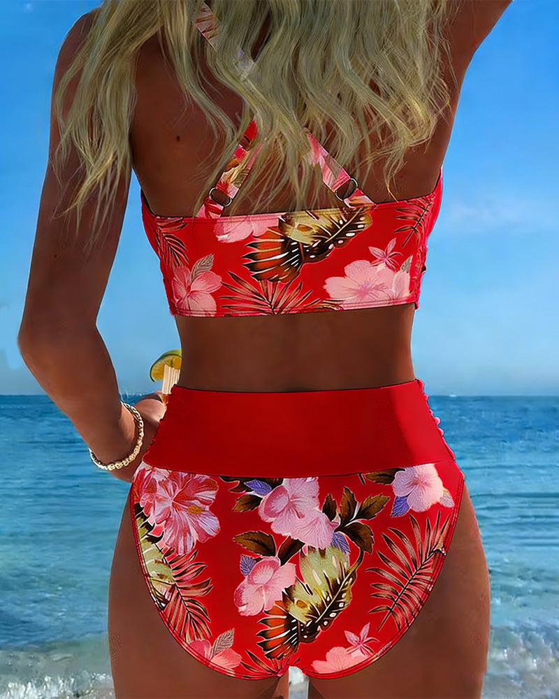 Bikini con estampado de flores contrastantes y abertura