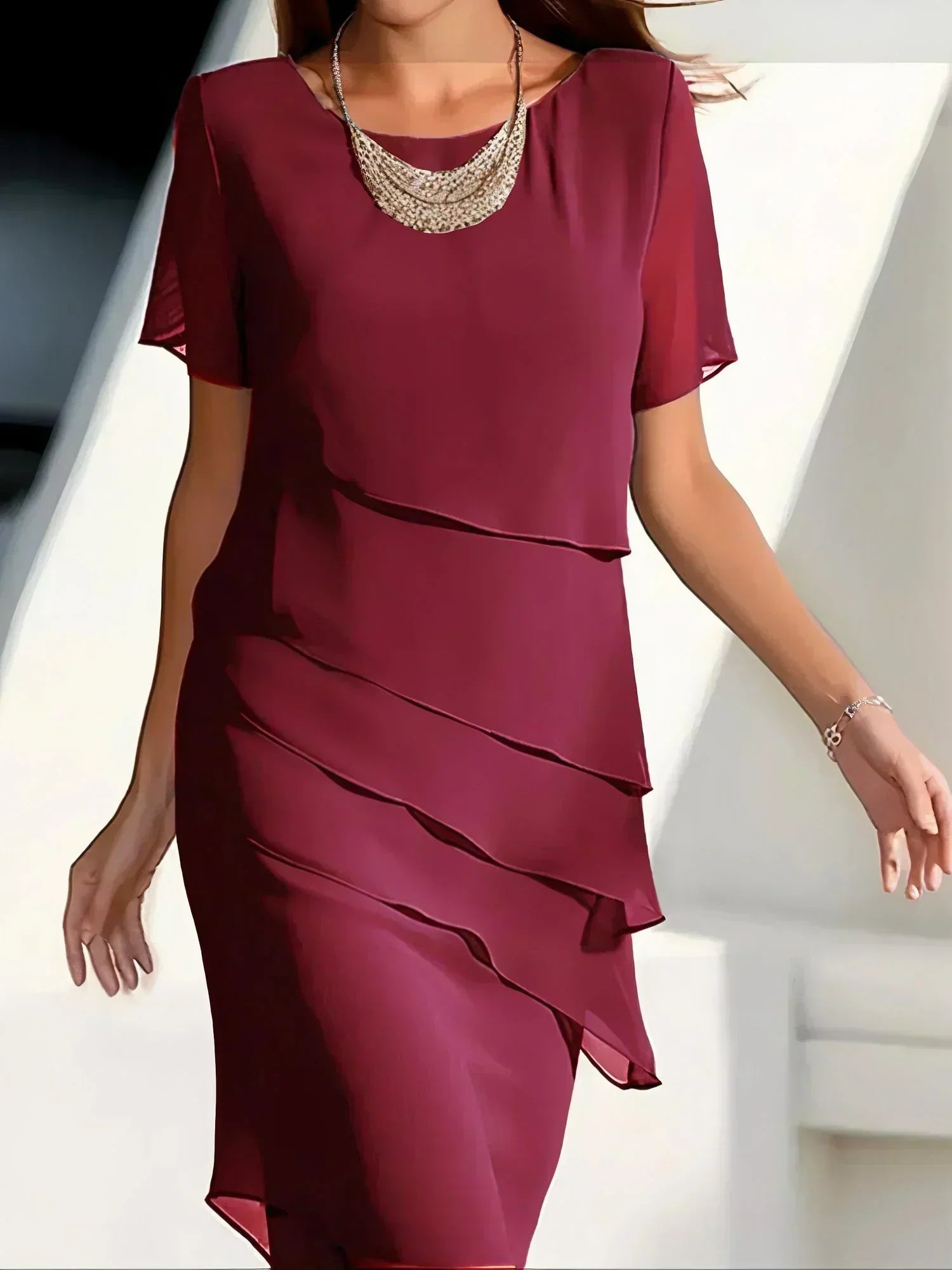 Monika - Vestido Midi de Manga Corta