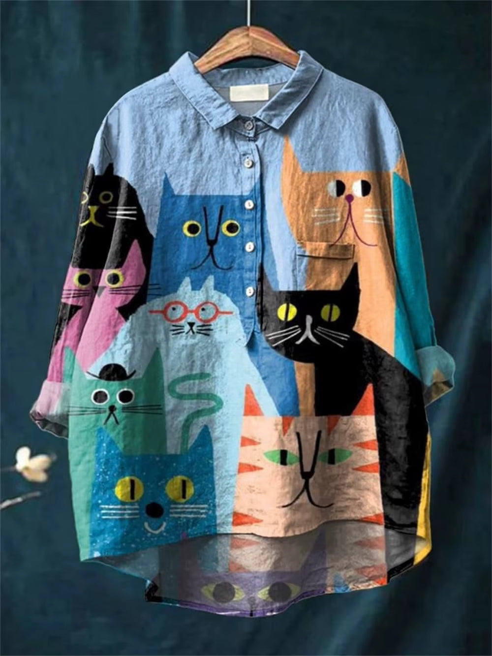 Elara | Blusa de ocio para damas con estampado artístico de gatos y perros