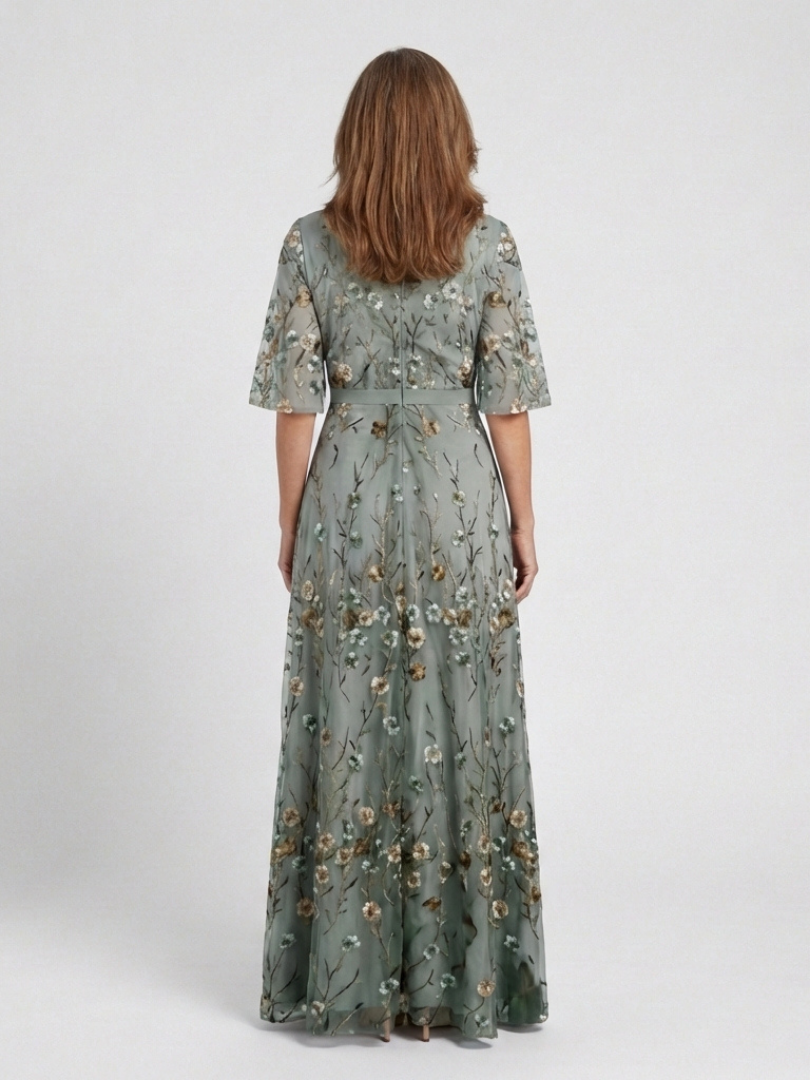 Evadne | Vestido Maxi de Manga Corta con Escote en V Floral