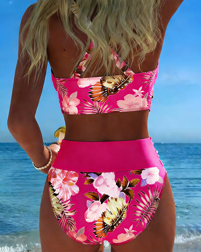Bikini con estampado de flores contrastantes y abertura