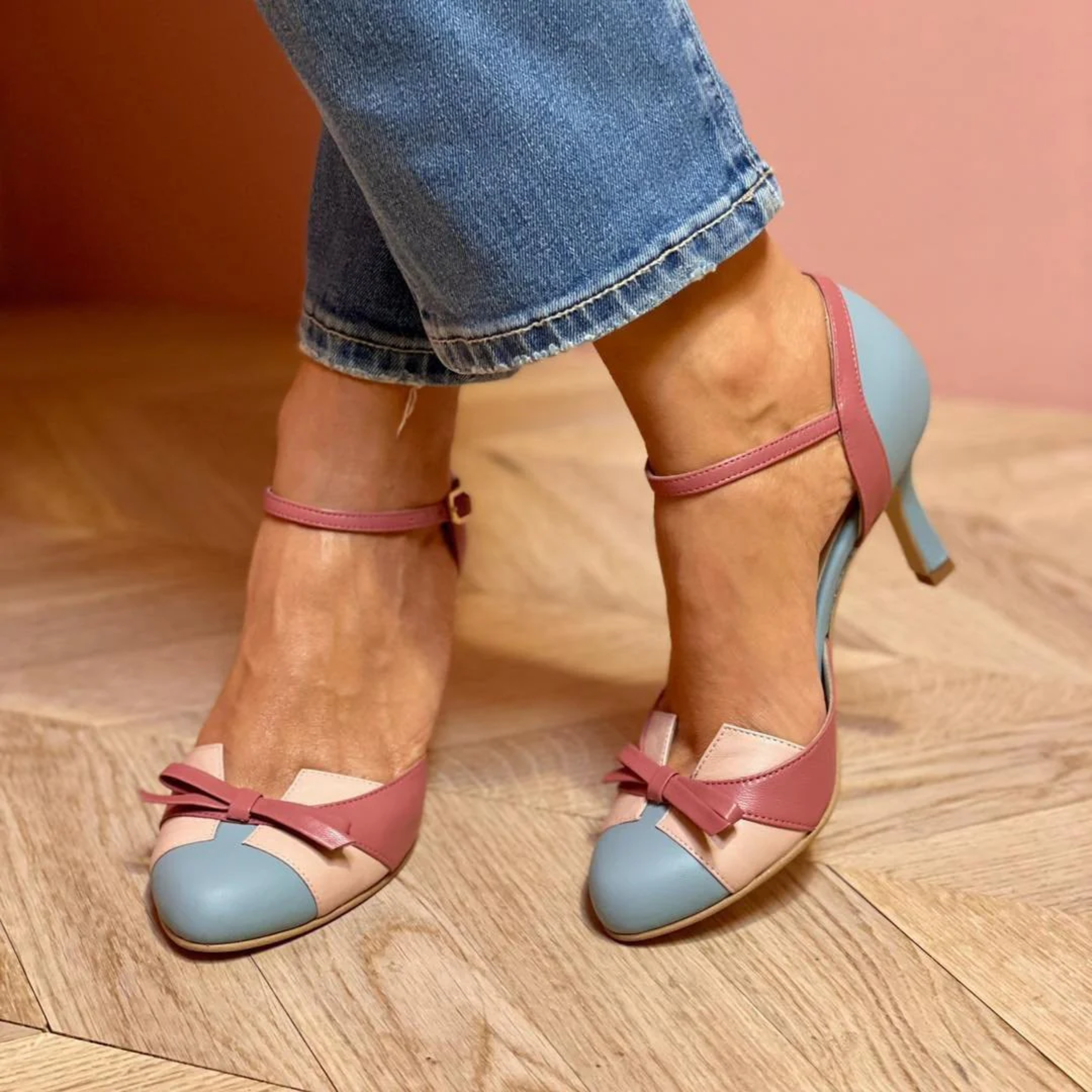 ELÉANA | Elegante Décolleté con Tacón Alto y Absoluto Comfort