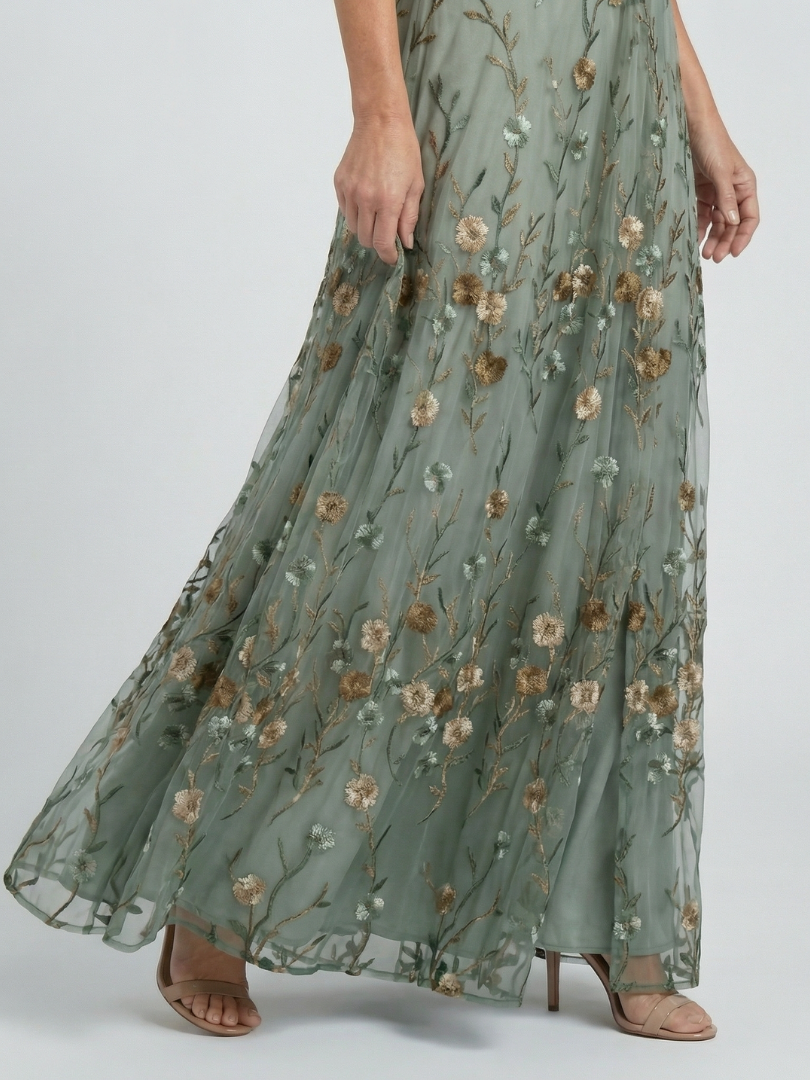 Selora | Vestido Maxi con Flores y Cuello Halter