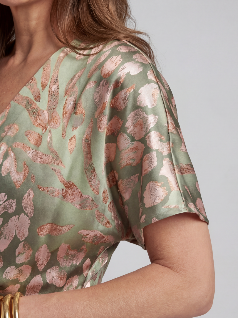 Coralie | Vestido Midi con Estampado Abstracto y Escote en V con Cintura Torcida