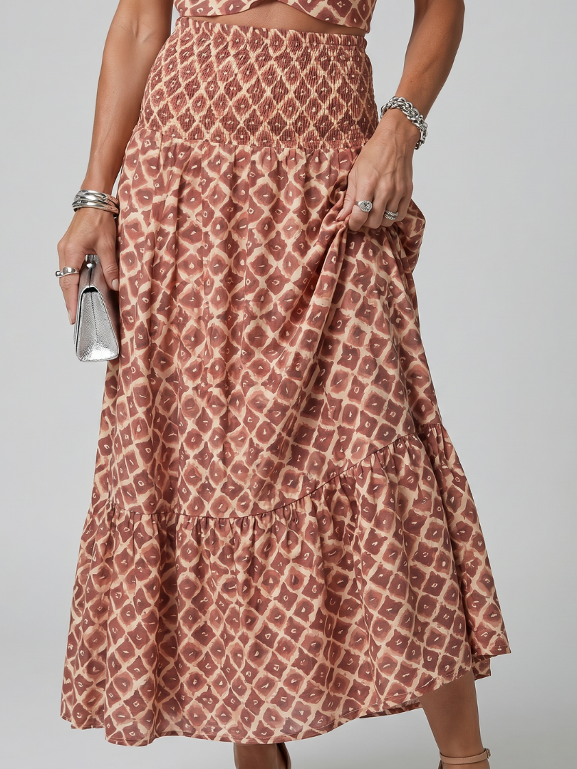 Amira | Vestido Midi Cutout con Print Geométrico y Cuello Halter Cruzado