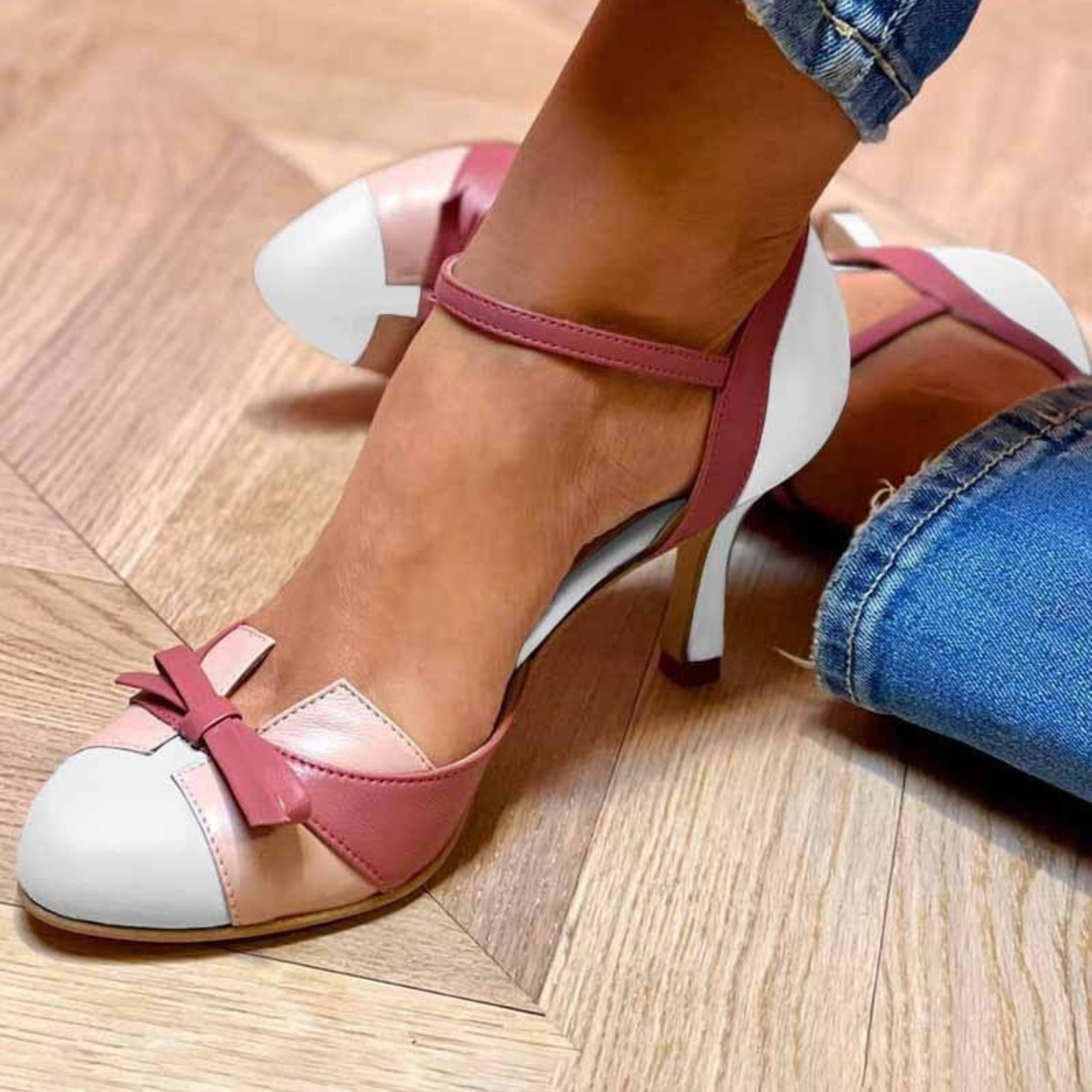 ELÉANA | Elegante Décolleté con Tacón Alto y Absoluto Comfort