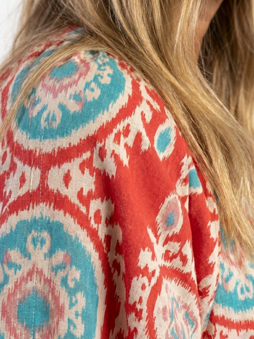 Zaria | Vestido midi de manga corta con escote en V y estampado de paisley