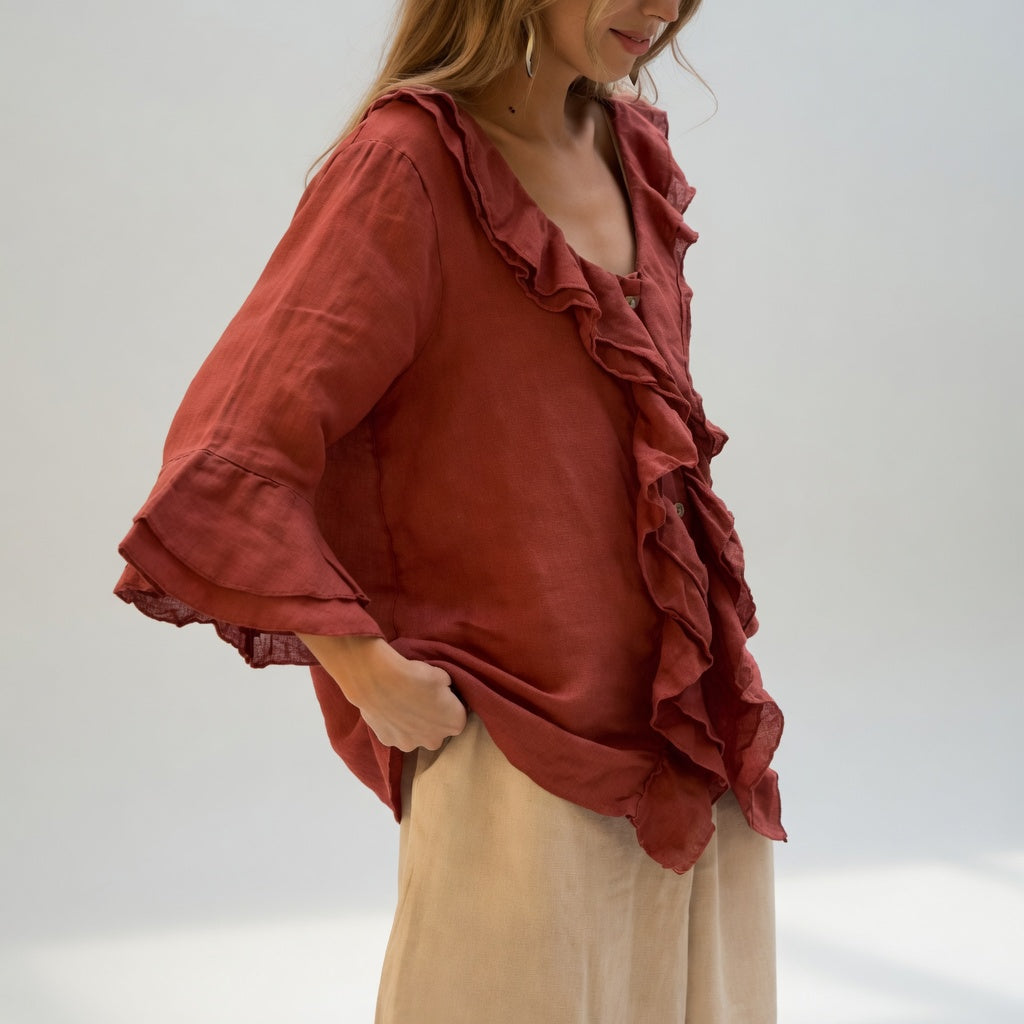 Apolline™ — Blusa fluida con cuello volante elegante