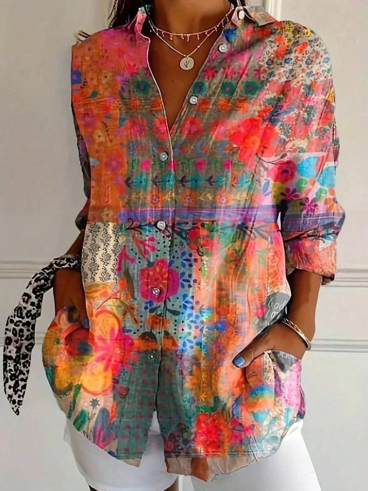 Annika - Blusa colorida con estampado juguetón