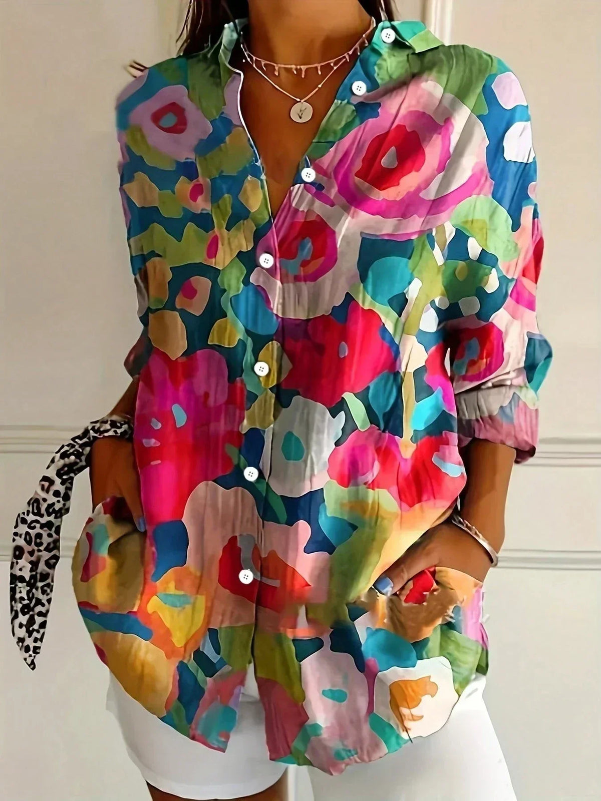 Annika - Blusa colorida con estampado juguetón