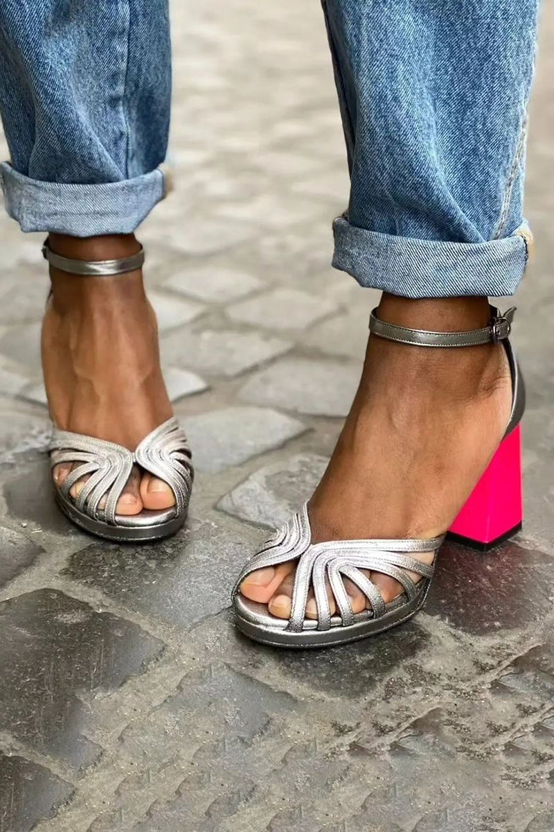 Naelle™ | Sandalias brillantes con tacón ancho y elegante hebilla