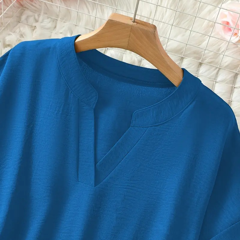Émilie™ — Blusa fluida elegante con cuello abierto