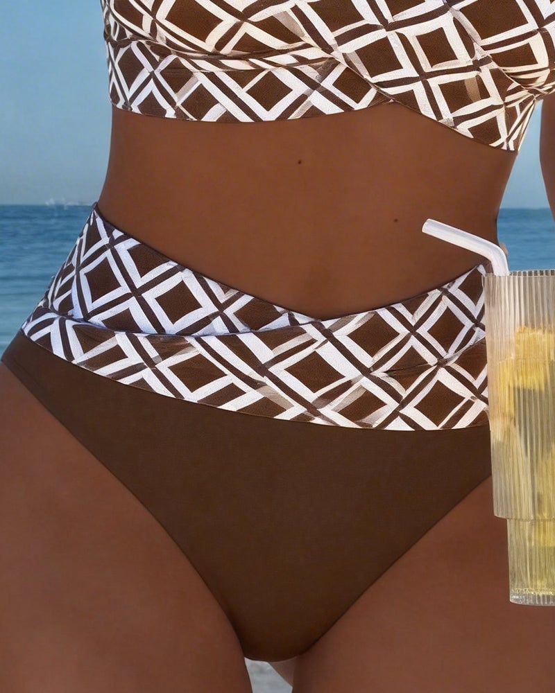 Bikini de Dos Piezas con Corte de Sujetador y Patrón de Diamantes