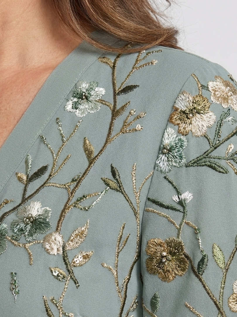 Evadne | Vestido Maxi de Manga Corta con Escote en V